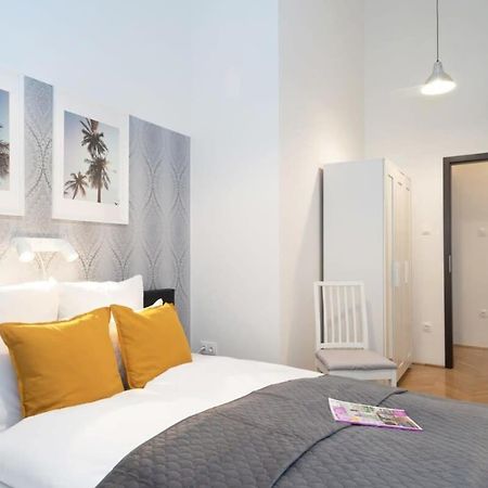 Ultra Central Large Stylish Apartment 布达佩斯 外观 照片