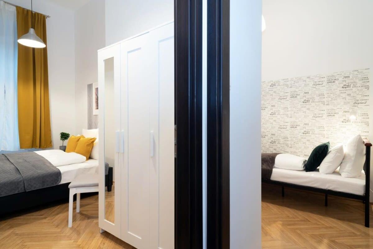 Ultra Central Large Stylish Apartment 布达佩斯 外观 照片